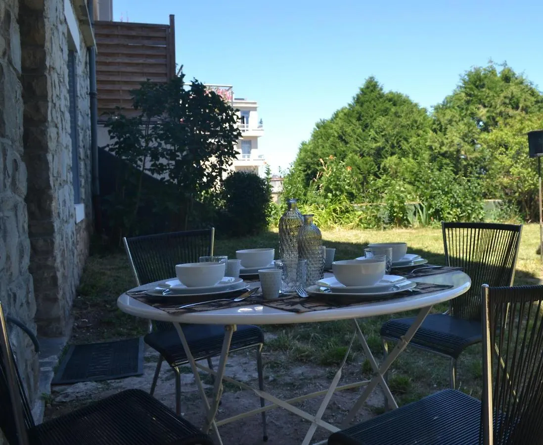 Le Bompard 50 M2 Villa Art Deco Plein Centre Avec Jardin Rodez